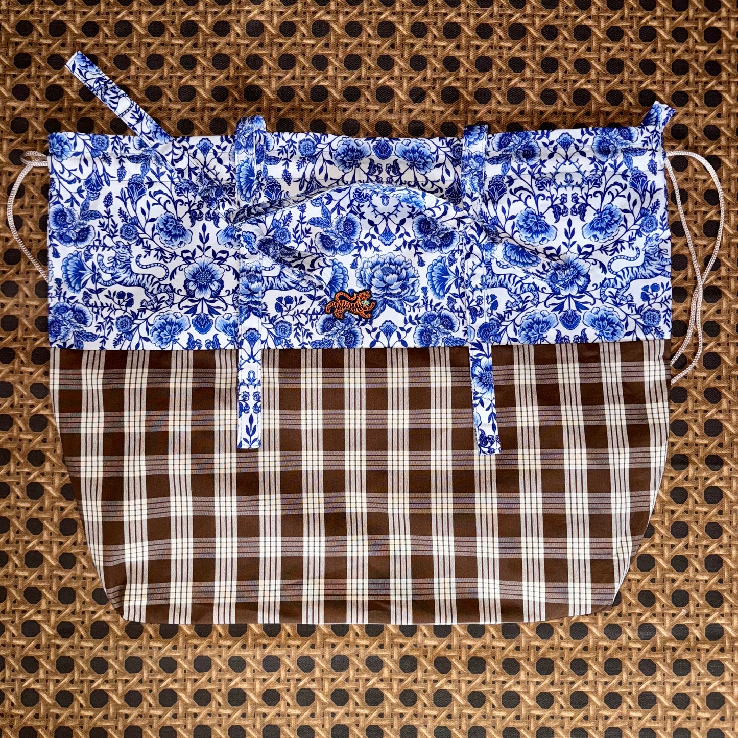 Tie-On Insert, CHINOISERIE BLEU