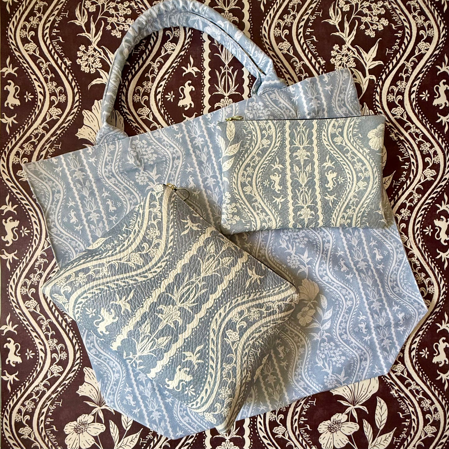 Generous Leather Pouch- DOMINO, FADED CAROLINA