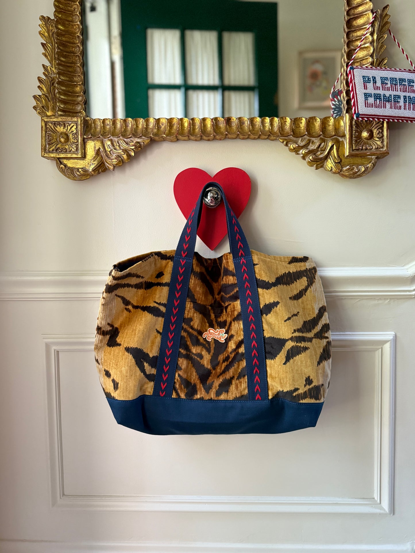 Tigre Clásico Tote – Ombré Tiger Velvet