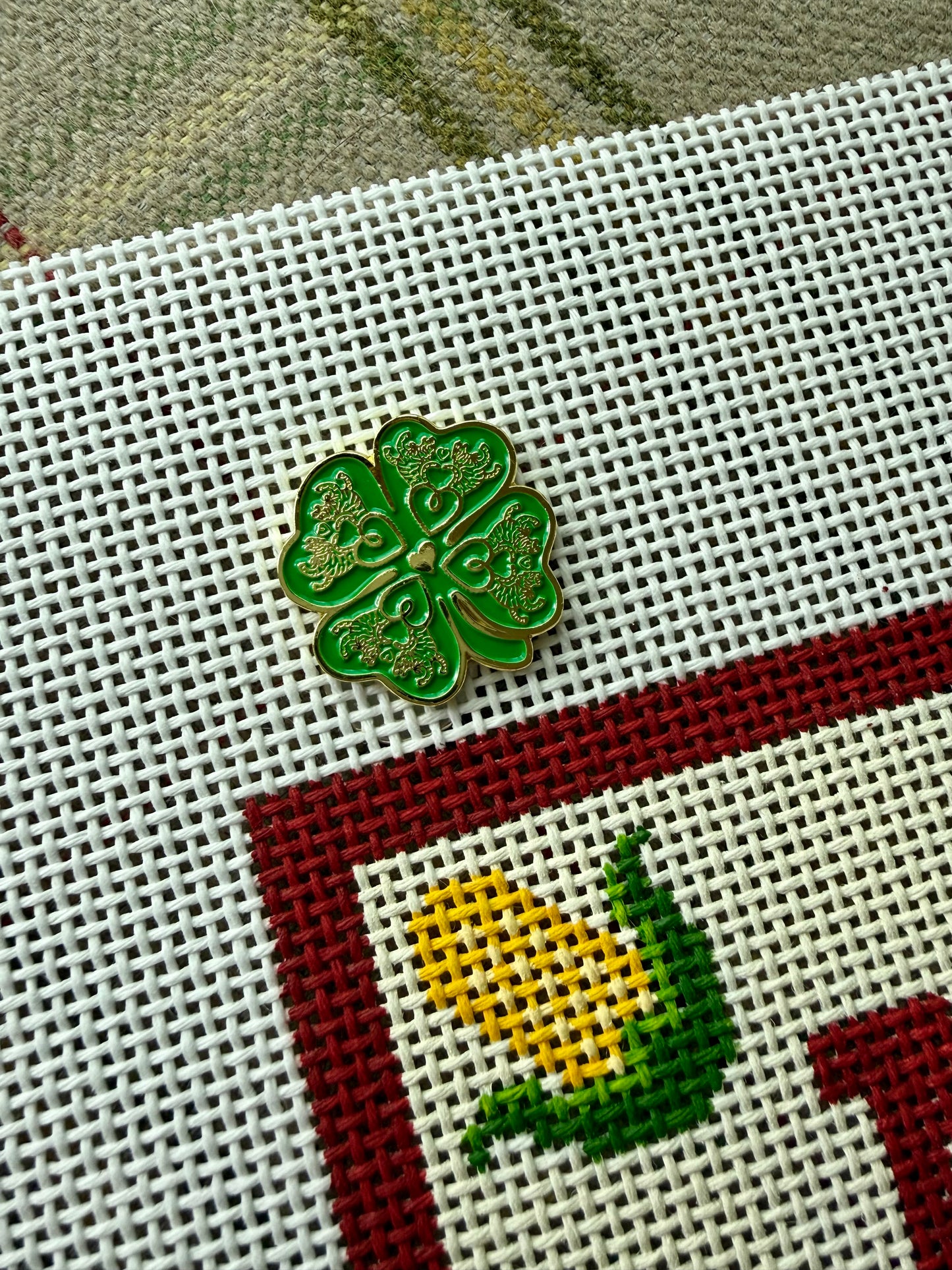 Needle Minder, TIGER CLOVER