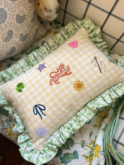 Ann Walters Home × Tigre de Tartán Ruffle Pillow