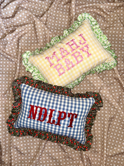 Ann Walters Home × Tigre de Tartán Ruffle Pillow