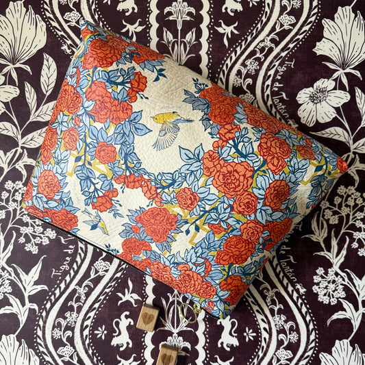 Generous Leather Pouch, POP ART ROSES