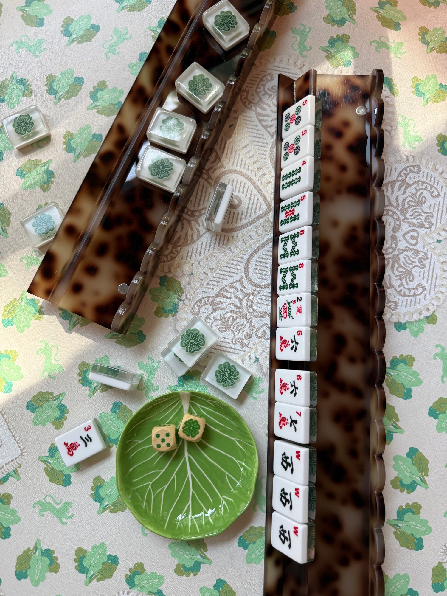 Tortoise Scalloped Acrylic Mahjong Racks, SET of 4, with 4 Magnetic Pushers and Custom Dust Bag