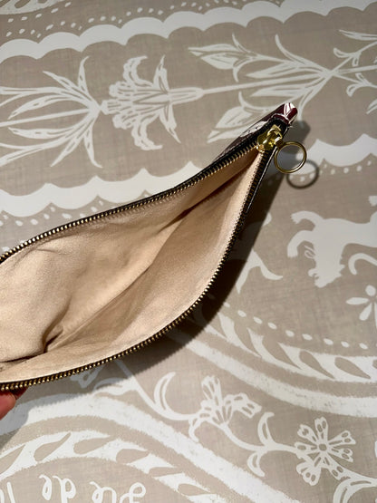 Medium Leather Pouch, DOMINO, OXBLOOD