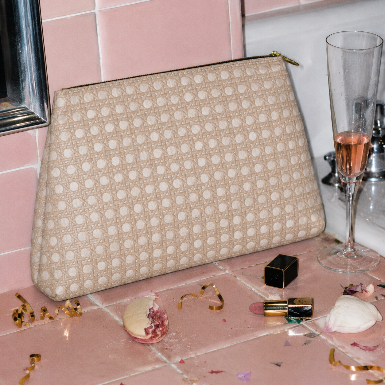 Roomy Leather Pouch- CANNAGE BLONDE