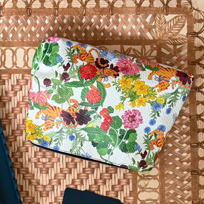 Generous Leather Pouch, JARDÍN DE LOS JEFES