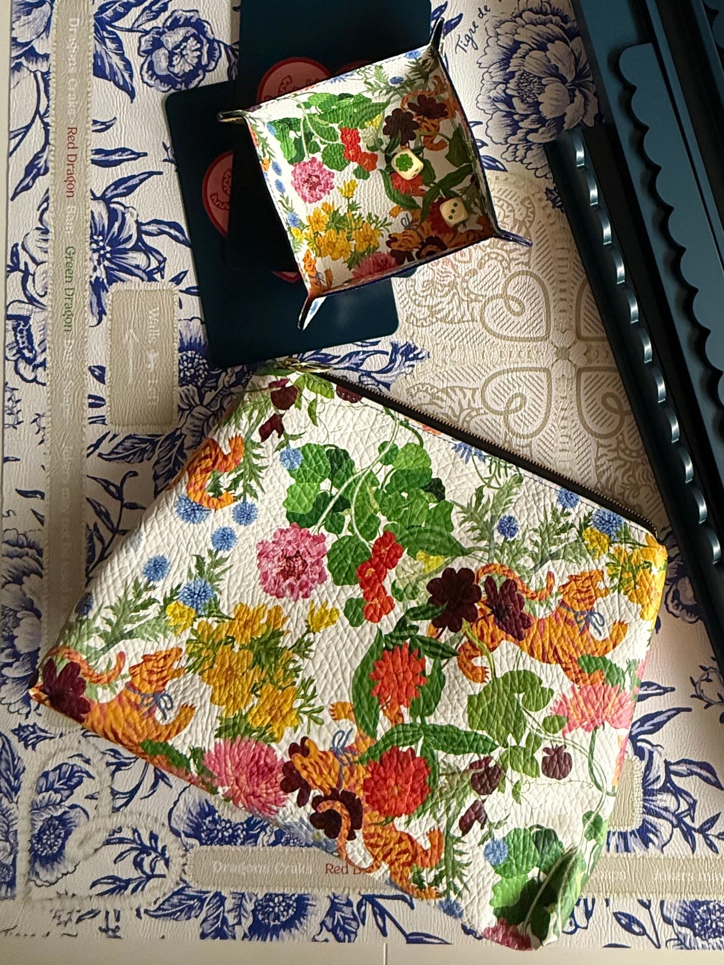 Generous Leather Pouch, JARDÍN DE LOS JEFES