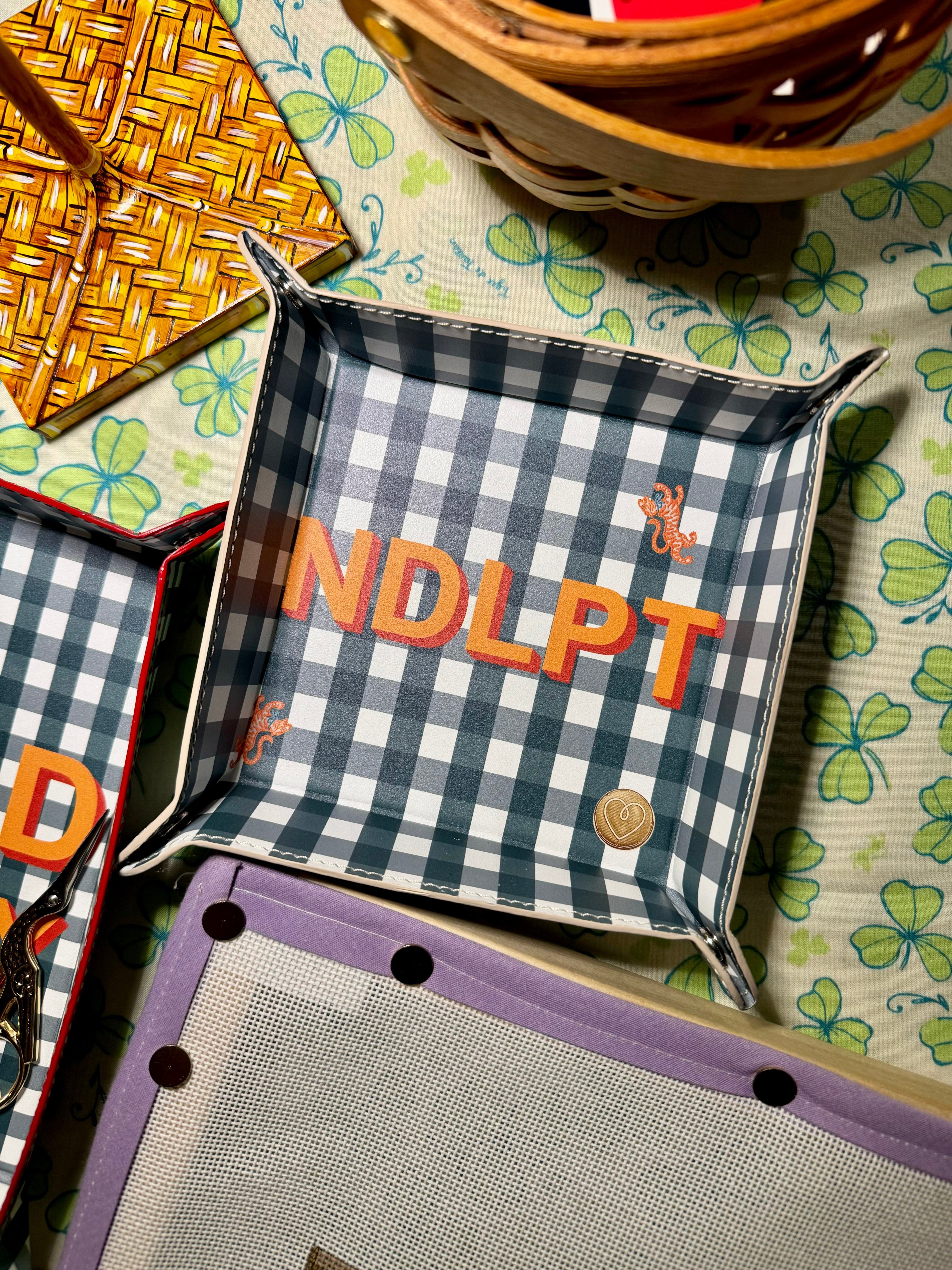 Leather Snap Tray, CLOVER SMALL – Tigre de Tartán