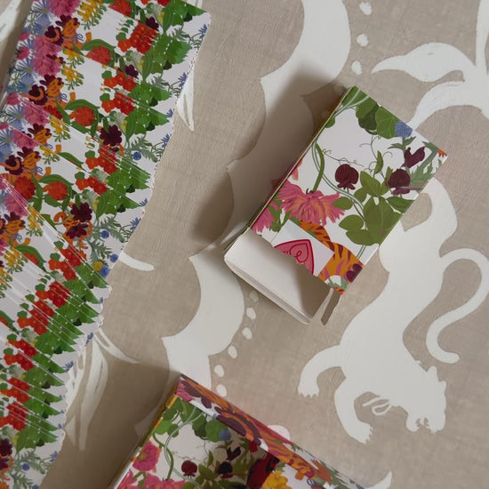 Video of the Jardín de Los Jefes two-deck playing card set and its floral gift box